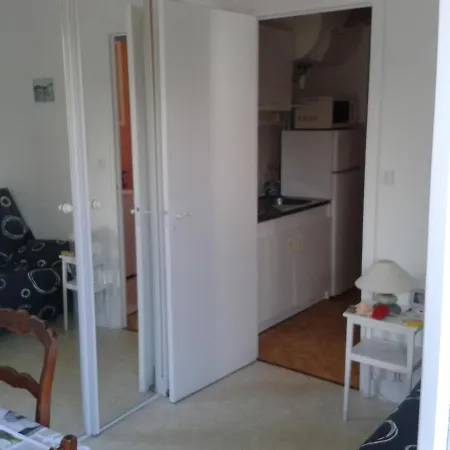 Apartment Studio - 100 M Plages Et Centre A Pieds