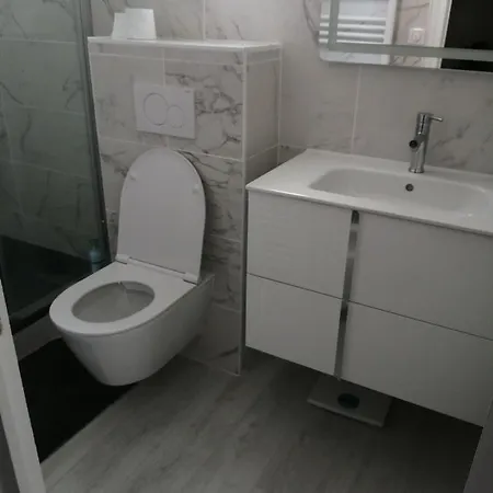 Apartment Studio - 100 M Plages Et Centre A Pieds *